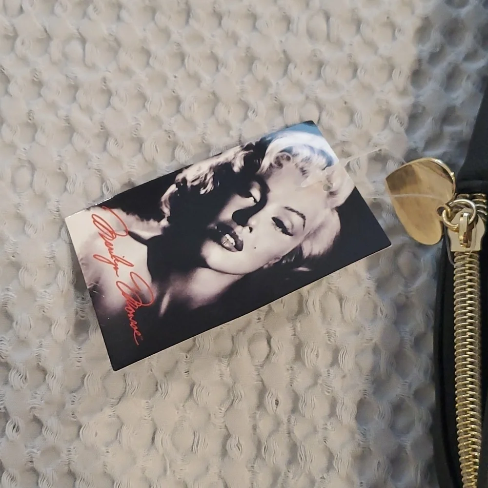 New Marilyn hanging makeup bag with storage